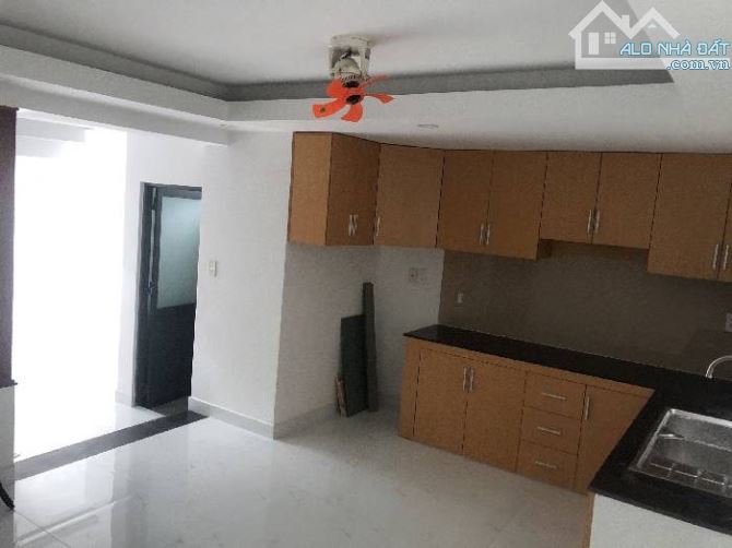 Nhà mới. 5x15 ngay Nguyễn Văn Quá. 3 tầng.  Hẻm o tô ngủ trong nhà. Giá hơn 4 tỷ - 1