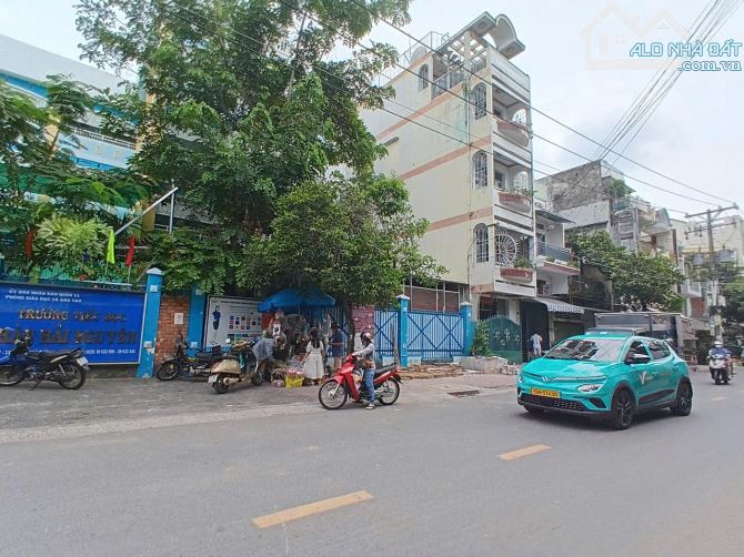Nhà MT Xóm Đất. Vị trí KD góc cực đẹp. Giá giảm chỉ còn 12.8 tỷ - 1