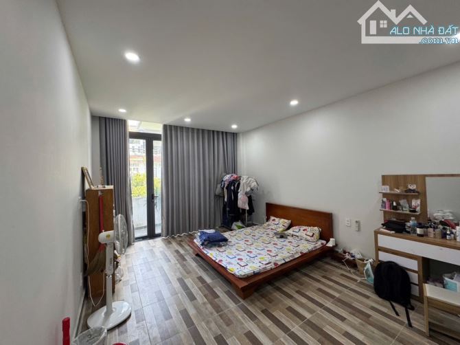 Bán nhà Tân Hương - Tân Phú - 60m2 - ngang 4m3 nở hậu sát mặt tiền - 5tỷ nhẹ - 1