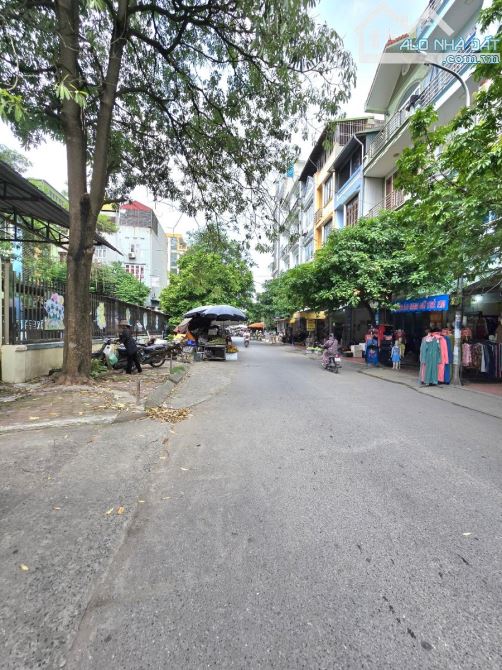 BÁN ĐẤT TẶNG NHÀ CẤP 4 MẶT CHỢ NGÔ THỊ NHẬM-KINH DOANH ĐỈNH,DT 48 M. - 1