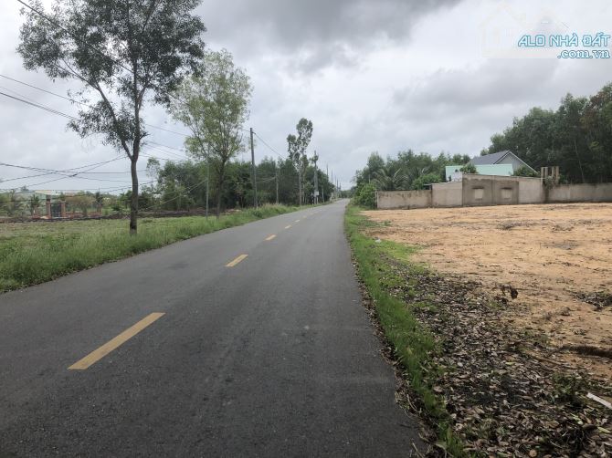 Gần 2000m2- thị trấn Phước Hải- có 58m mặt tiền nhựa, phủ hồng- ra biển 5p Giá 7ty5 - 1