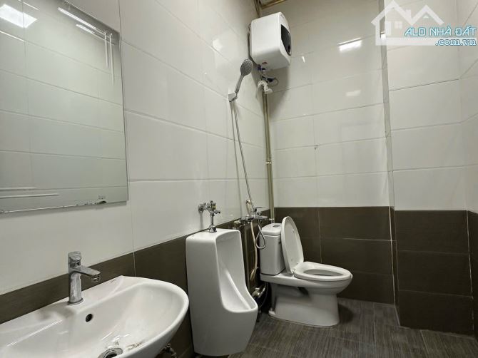 86,8m2 bán nhà 3 tầng mặt đường Nguyễn Bỉnh Khiêm - 1
