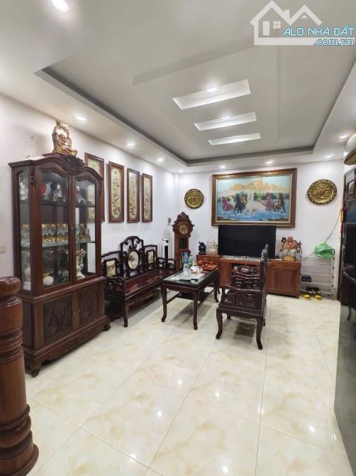 BÁN NHÀ PHỐ BỒ ĐỀ LONG BIÊN 6 TỶ 35m 5 TẦNG MT 7m Ô TÔ, KD, GẦN TÂM ANH - 1