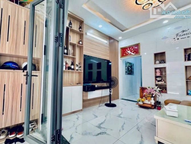 Chỉ 4.3 tỷ có nhà đẹp 2 tàng,4x12,full nội thất ngay Emart Phan Huy Ích,Gò Vấp - 1