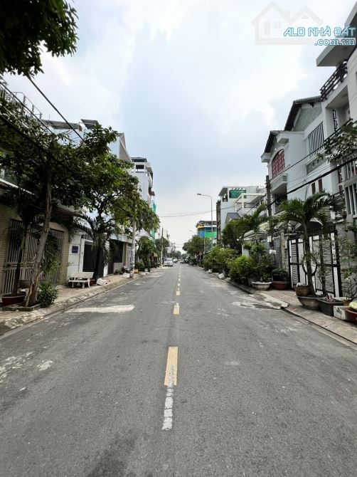 Bán nhà MT đường Trần Thủ Độ - P. Phú Thạnh - DT: 7.65x19m - 2 lầu sân thượng - Giá: 19 tỷ - 1