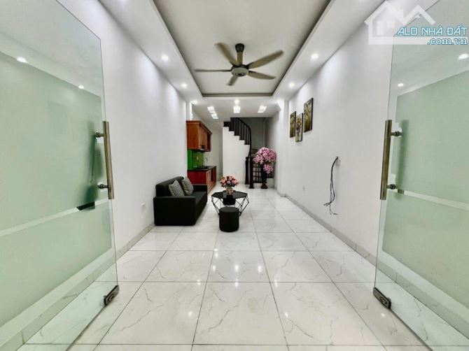 Chốt ngay nhà Ngô Thì Sỹ Hà Đông. 32m 5 tầng 3 phòng ngủ, giá chỉ 7.8 tỷ còn gia lộc - 1