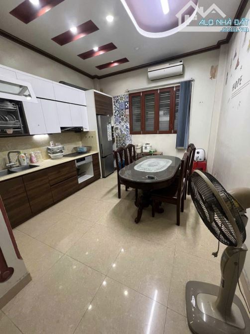 TRỊNH ĐÌNH CỬU- PHÂN LÔ QUÂN ĐỘI - Ô TÔ VÀO NHÀ - CHỦ TỰ XÂY - NỘI THẤT CÒN ĐẸP - 13