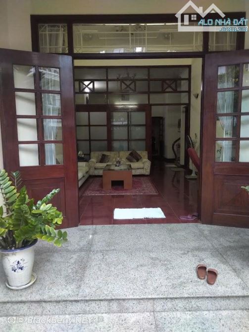 Khuôn đất đẹp ! DT: 8x30m (240m2) 3 tầng, Khu Phổ Quang, giá chỉ 32,9 tỷ TL - 2