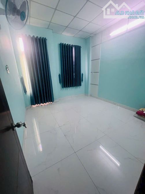 Nhà 2 lầu, 4 phòng ngủ tại đường Lê Văn Lương, ngay công an xã Phước Kiển - 2