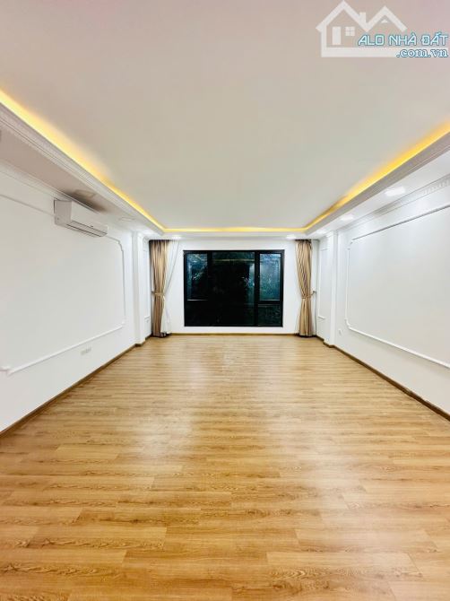 Nhà đẹp ở luôn Lạc Long Quân Cầu Giấy. Sổ vuông 50m, 7 tầng MT5m Giá 21 tỷ Ngõ thông ô tô - 2