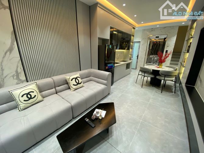 Bán nhà Ngô Thì Nhậm 33m x 5 tầng thang máy, ô tô đỗ vài chục cái cạnh nhà, giá chỉ 7.99 t - 2