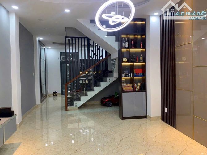 Chính chủ gửi  bán nhà 2 lầu ngay đại học ngân hàng - 2