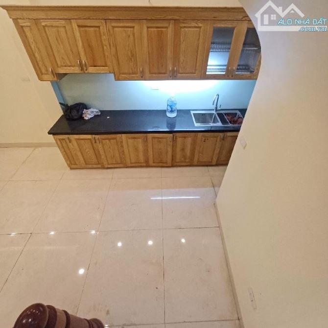 Nhà Hậu Ái 43m2 lô góc thoáng sáng mặt tiền 4m nở hậu 20m ô tô đỗ gần ủy ban giá 4 tỷ 95 - 2