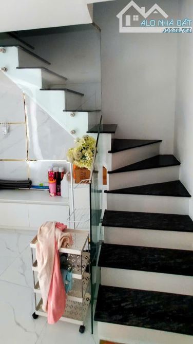 🏠 NHÀ Q7 NHỈNH 2 TỶ, 2 TẦNG BTCT, 2PN, 20.55M², NGANG GẦN 5M, 5 CĂN RA HẺM Ô TÔ THÔNG🚗 - 2