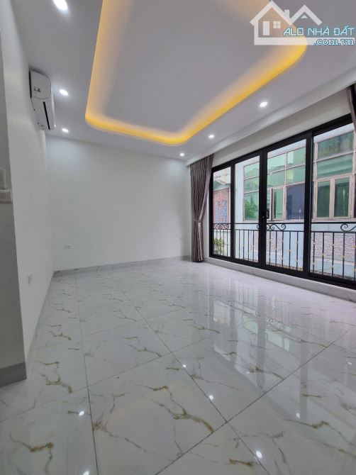 Bán gấp nhà Canh Công viên Mỗ Lao, 5 Tầng Thang Máy , 40 m2 Giá nhỉnh 10 tỷ. - 2