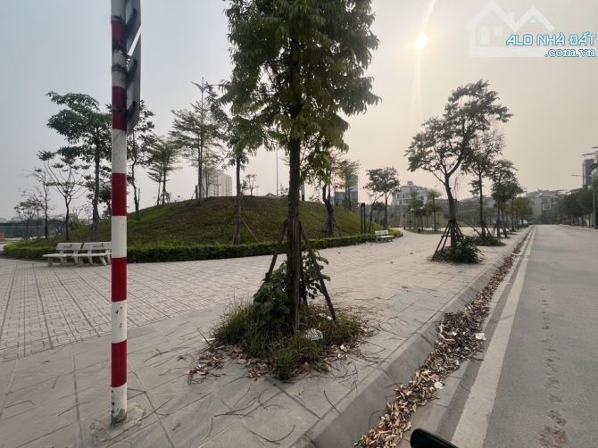 BÁN ĐẤT PHÂN LÔ GIÁO VIÊN NGỌC THỤY – VỊ TRÍ SIÊU HIẾM – NGÕ Ô TÔ TRÁNH – GẦN CÔNG VIÊN - 2