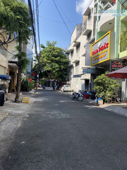 Hot! Nhà HXH thông đường Nguyễn Hồng Đào, P14, Tân Bình (4x15m) 4 tầng - 11 tỷ - 2