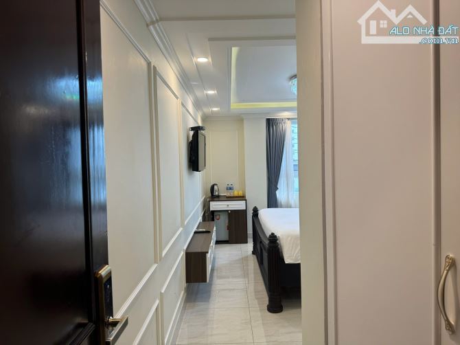 Bán Toà Building Góc 2 Mặt Tiền Nguyễn Thị Minh Khai DT: 9,4x33 (NH:11,5m2) Hầm 12 Tầng - 2