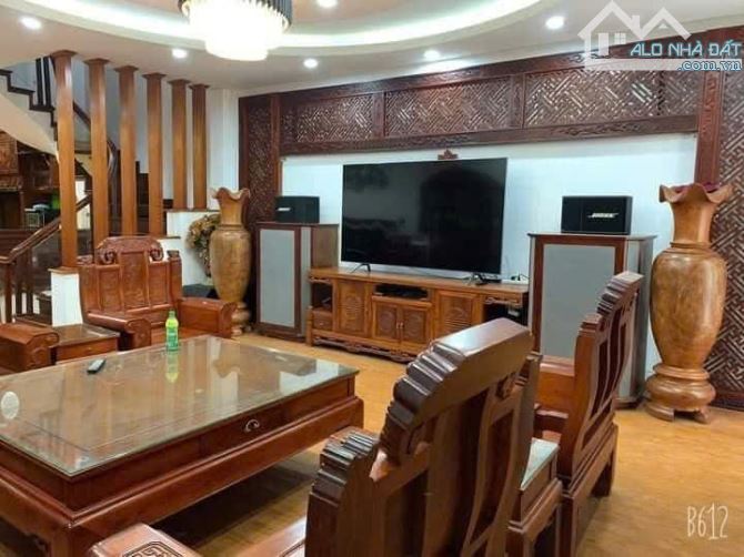 BÁN NHÀ PHỐ NGHĨA ĐÔ 16 TỶ. HAI Ô TÔ TRÁNH TRƯỚC NHÀ + VỈA HÈ - DÂN TRÍ CAO, VĂN MINH - 2