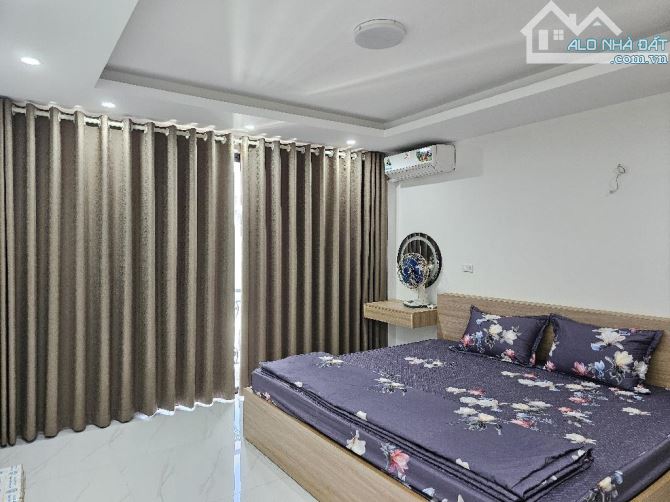 Hồ Sài Đồng - Nhà 5 tầng 40m2 full nội thất - Ô tô đỗ cửa - Sát phố ẩm thực - Hơn 8 tỷ - 2