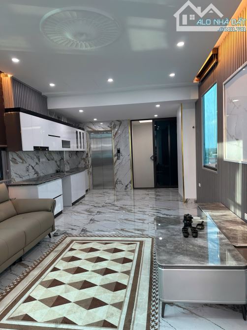 Nhà đẹp nội thất cao cấp đường ô tô tránh ngõ Phố Phúc Lợi DT 45m2 . Giá 13.8 tỷ - 2