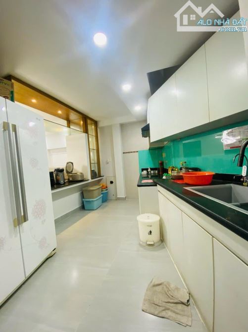 Bán Gấp Nhà Hẻm Lớn Huỳnh Văn Bánh, 61m2, Giá Rẻ Chỉ 6.53 Tỷ – Cơ Hội Đầu Tư Sinh Lời - 2
