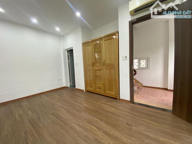 Cần Bán Gấp Nhà Ngõ 168 Kim Giang Hoàng Mai 30m2 5 Tầng Chỉ 5.85T. - 2