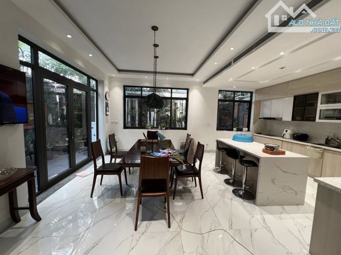 BÁN BT CIPUTRA TÂY HỒ, KHU C 200M2, 3 TẦNG, HẠ CHAO 6 TỶ, 82TỶ FULL NÔI THẤT Ở NGAY. - 2