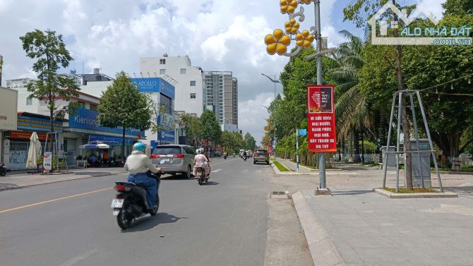 Bán nhà mặt tiền Hà Huy Giáp, Trung Dũng, Biên Hòa, 80m2, giá 13 tỷ. - 2