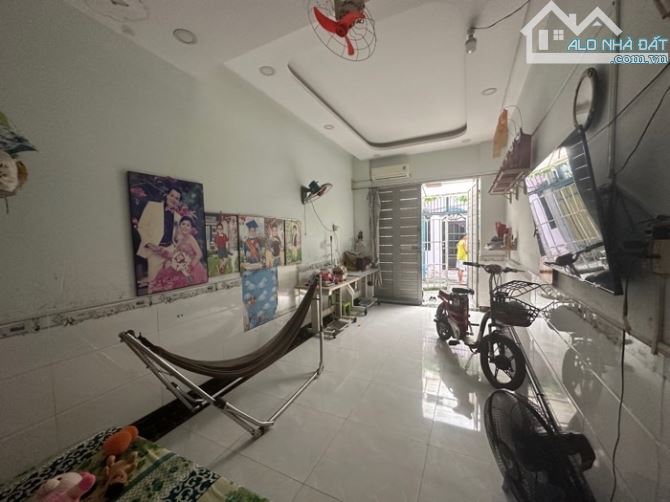 Nhà DIỆN TÍCH LỚN 7X15 CÓ 2 CĂN NHÀ NGAY TÔ KÍ TCH VỊ TRÍ ĐẸP CÓ DÒNG TIỀN - 2