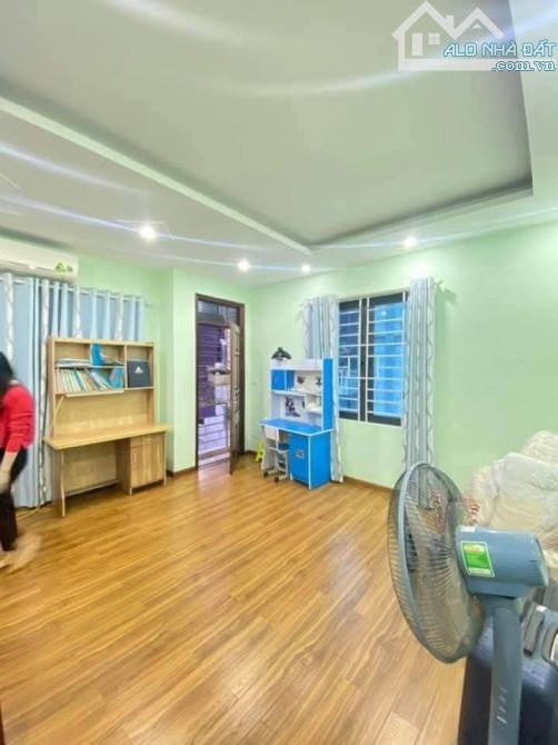 Bán nhà Đào Tấn 35m2, lô góc, MT quyền lực, ở suớng, để lại Full NT, gần phố - 2