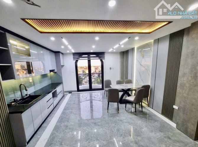 Bán nhà Thượng Thanh 7 tầng thang máy, gara oto, vỉa hè giá hơn 12 tỷ - 2