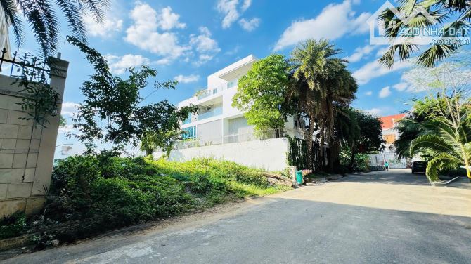 Bán đất biệt thự view sông SG đường nguyễn văn hưởng, Dt: 15x27m(405m2) Giá: 135 tỷ - 2