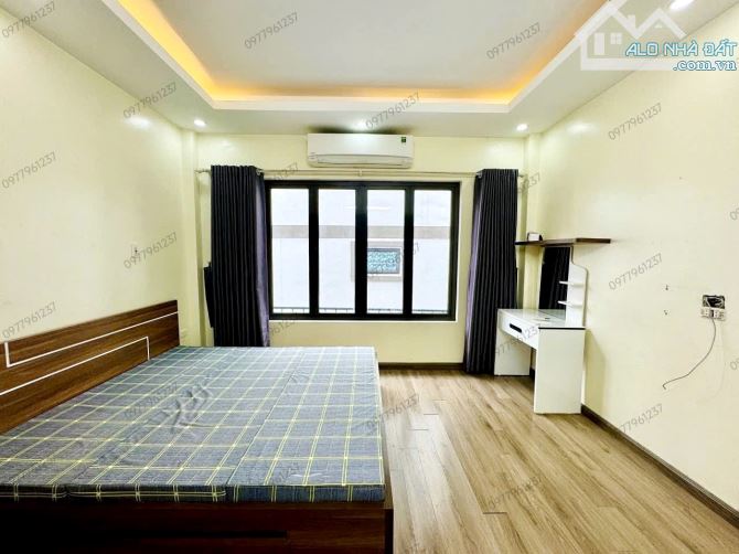 CỰC HIẾM NHÀ HOÀNG QUỐC VIỆT 40m2 × MT 3,8m - NHỈNH 16 TỶ. HAI THOÁNG + GARA Ô TÔ - 2