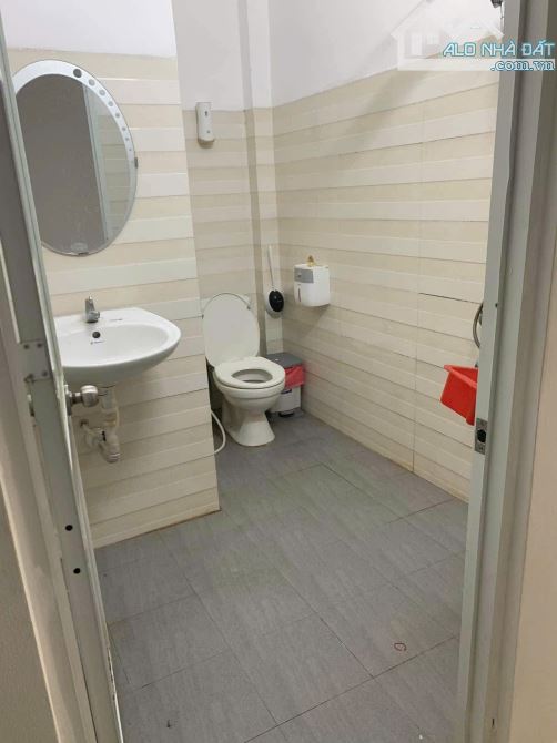 CHỦ GỞI BÁN NHÀ KHU 74 CĂN BỬU HÒA 1 TRỆT 1 LẦU,4X16=64 M2,SỔ RIÊNG,THỔ CƯ 100%,ĐƯỜNG 5M,D - 2