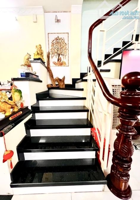 BÁN GẤP ‼️ TT QUẬN 10 – NGANG KHỦNG 5.1M – NHÀ 4 TẦNG BTCT – 55M2 – NỞ HẬU - CHỈ 10,1 TỶ - 2