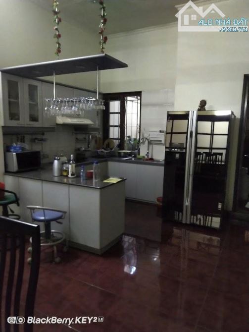 Khuôn đất đẹp ! DT: 8x30m (240m2) 3 tầng, Khu Phổ Quang, giá chỉ 32,9 tỷ TL - 3