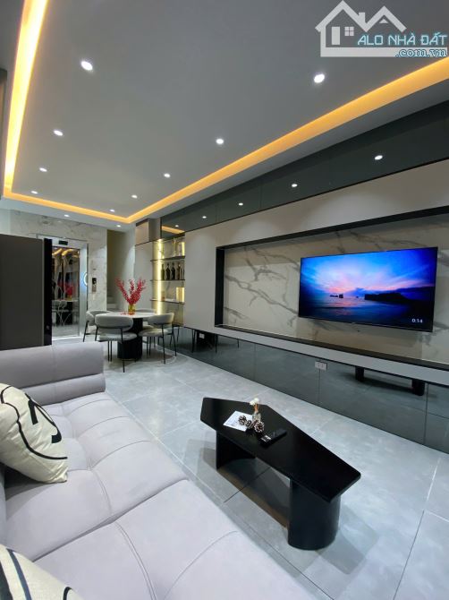 Bán nhà Ngô Thì Nhậm 33m x 5 tầng thang máy, ô tô đỗ vài chục cái cạnh nhà, giá chỉ 7.99 t - 3
