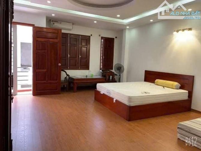 BÁN NHÀ PHỐ NGHĨA ĐÔ 16 TỶ. HAI Ô TÔ TRÁNH TRƯỚC NHÀ + VỈA HÈ - DÂN TRÍ CAO, VĂN MINH - 3