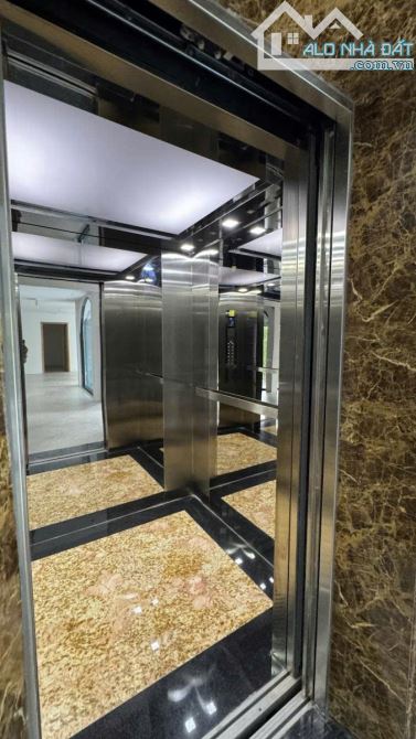 Mặt phố Xuân Diệu siêu phẩm view Hồ Tây 320m2, 10 tầng, mt 8m, 305 tỷ không có căn thứ 2 - 3