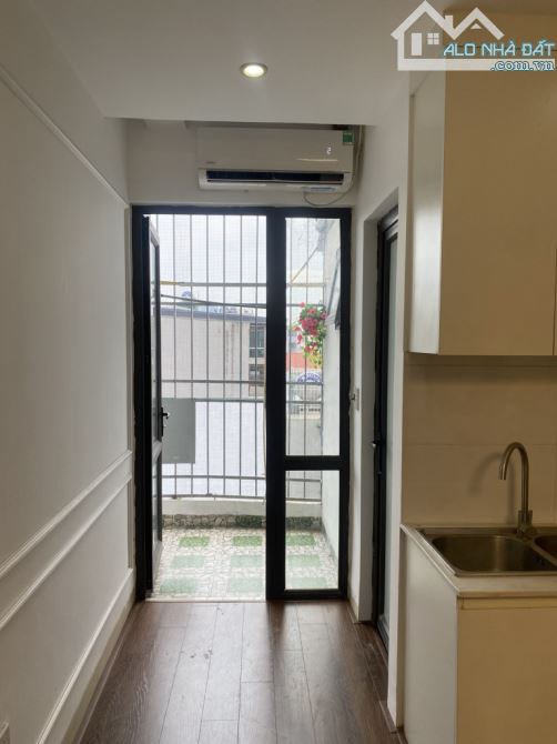 HOÀNG QUỐC VIỆT- NHÀ 125M2- 7 TẦNG- THANG MÁY- DÒNG TIỀN 150TR- CÁCH Ô TÔ 20M - 3