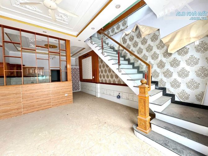 CHỦ GỞI BÁN NHÀ 1 TRỆT 1 LẦU (DT: 90M2) CÓ HOÀN CÔNG THUỘC KDC HOÁ AN. GIÁ CHỈ 2,6 TỶ - 3