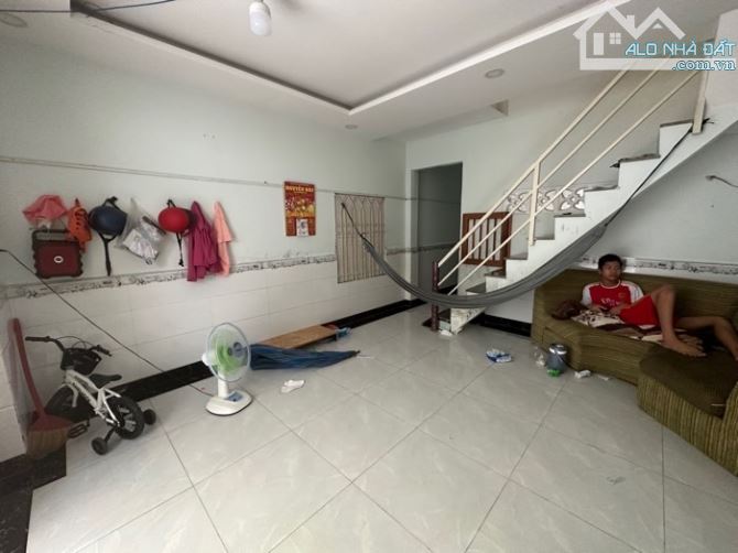 Nhà DIỆN TÍCH LỚN 7X15 CÓ 2 CĂN NHÀ NGAY TÔ KÍ TCH VỊ TRÍ ĐẸP CÓ DÒNG TIỀN - 3