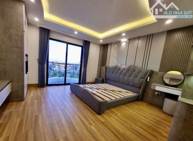Bán nhà Thượng Thanh 7 tầng thang máy, gara oto, vỉa hè giá hơn 12 tỷ - 3