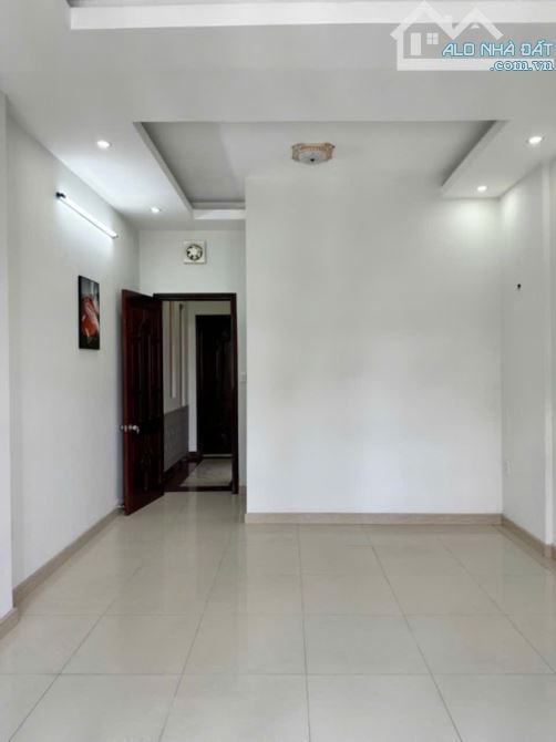 MẶT TIÊN SẦM UẤT-RỘNG THUÊ CAO-BÁN NHÀ 4,2×24-4TẦNG -MẶT TIỀN ĐƯỜNG NGUYỄN VĂN QUÁ Q.12- - 3