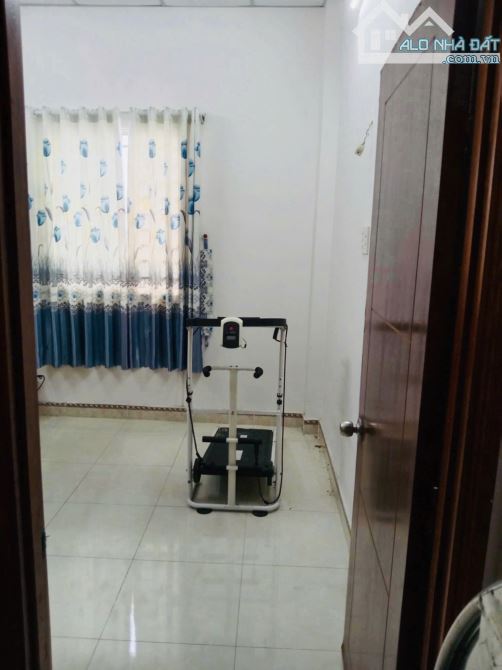 Nhà 2 lầu, 4 phòng ngủ tại đường Lê Văn Lương, ngay công an xã Phước Kiển - 4