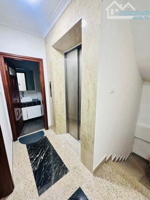 Nhà đẹp ở luôn Lạc Long Quân Cầu Giấy. Sổ vuông 50m, 7 tầng MT5m Giá 21 tỷ Ngõ thông ô tô - 4