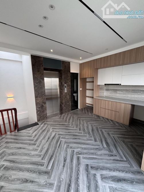 PHỐ TRẠM – 6 TẦNG – THANG MÁY – GARA – 10.6 TỶ - 4