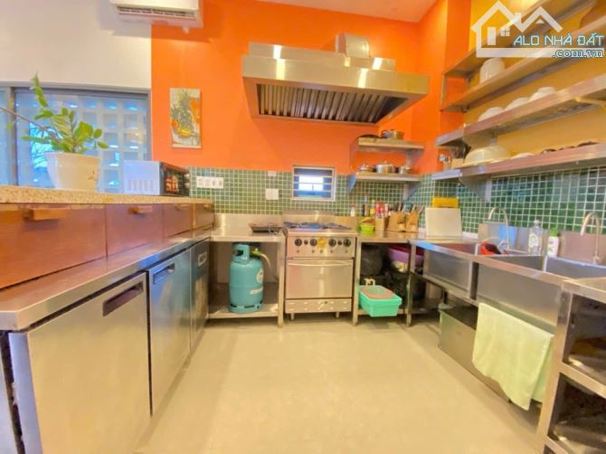 VILLA 4 TẦNG - 2 MẶT TIỀN - GẦN BÃI TẮM AN BÀNG - GẦN PHỐ CỔ HỘI AN - 3