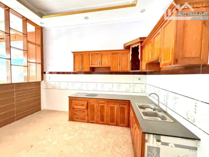 CHỦ GỞI BÁN NHÀ 1 TRỆT 1 LẦU (DT: 90M2) CÓ HOÀN CÔNG THUỘC KDC HOÁ AN. GIÁ CHỈ 2,6 TỶ - 4